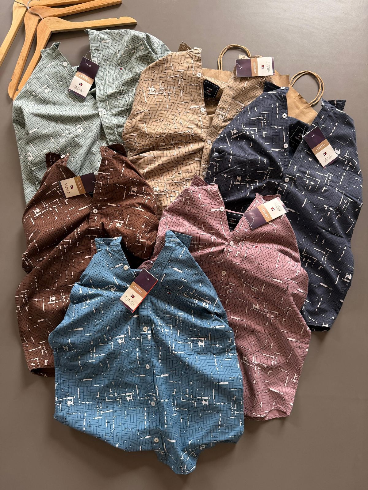 Laffer carban print shirt