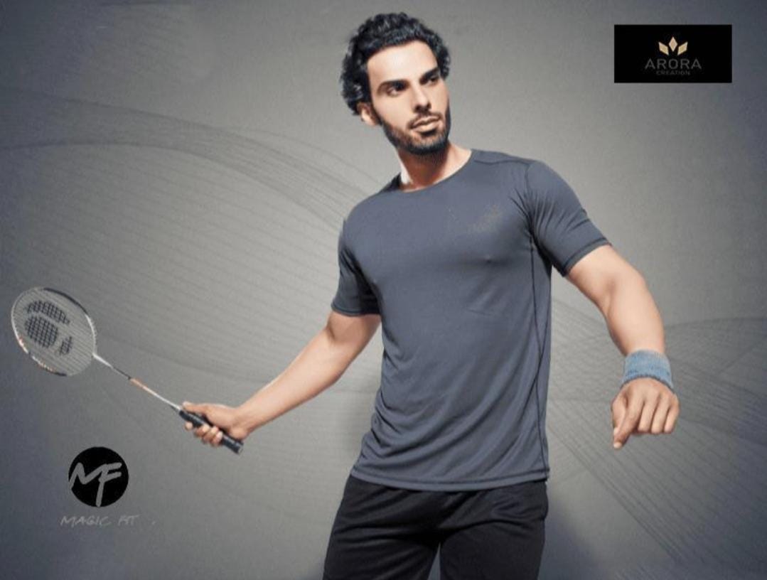 Mens Half Sleeve Round Neck Dotknit Tshirt