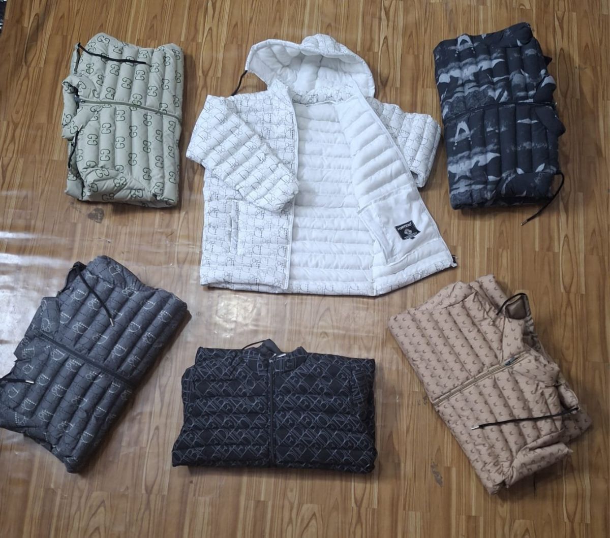 Men's Skin PU Full Sleeve Hooded Jacket